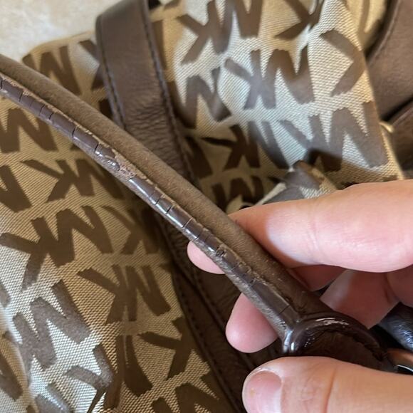 MICHAEL KORS Tan Large Zip Closure Brown Leather Canvas Logo Duffle Style Bag - Picture 6 of 9